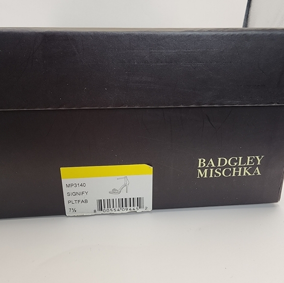 Badgley Mischka Gold Signify Platino Strappy Heels Size: 7.5 - Picture 7 of 8